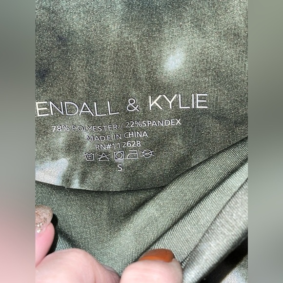 Kendall & Kylie Women's Green Tie Dye High Rise Cropped Leggings Size Small - Picture 4 of 9